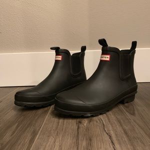 black short hunter boots